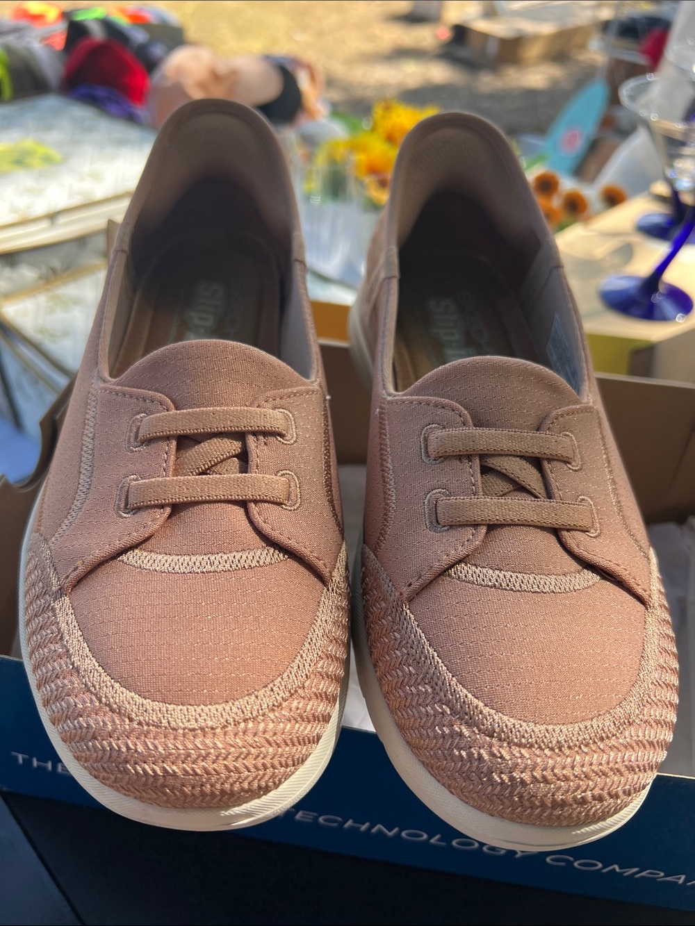Hands Free Sketcher Slip On Sz 7